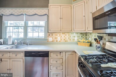 610 S Newton Lake Dr, Collingswood, NJ 08108 - photo 7