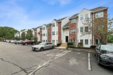 122 Tall Oaks Dr unit W, South Weymouth, MA 02190 - photo 3