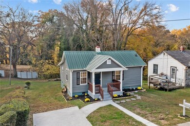 153 Ridge St, Reidsville, NC 27320 - photo 2