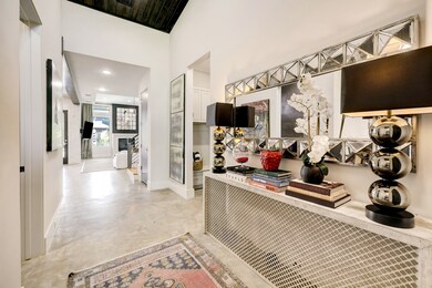 207 W 32nd St, Houston, TX 77018 - photo 4