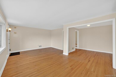 1936 Longvue St, Yorktown Heights, NY 10598 - photo 6