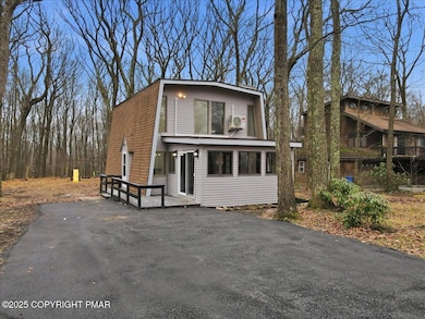 3217 Hamlet Dr, Coolbaugh Township, PA 18466 - photo 2