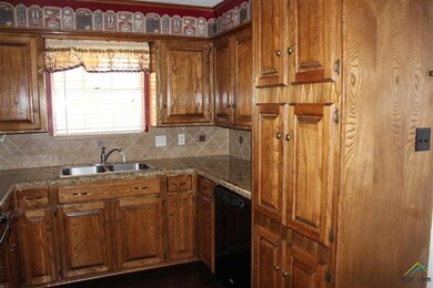 705 Jeffery Dr, Tyler, TX 75703 - photo 7