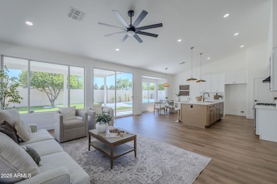 8-web-or-mls-Lakeview-8