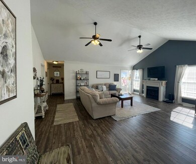 235 Miller Dr, Strasburg, VA 22657 - photo 6