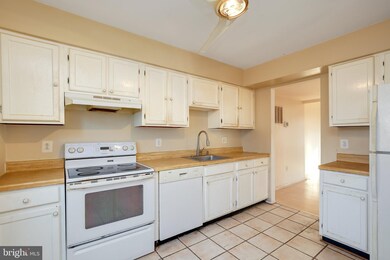 15949 Dorset Rd, Laurel, MD 20707 - photo 7