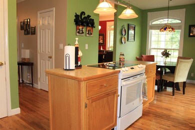 Work Island w/ Pendant Lighting