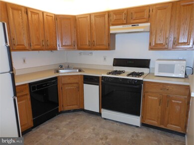 52 Voscek Ct, Lawrence Township, NJ 08648 - photo 2