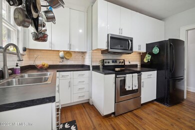 17-web-or-mls-15_4624 Hercules Ave