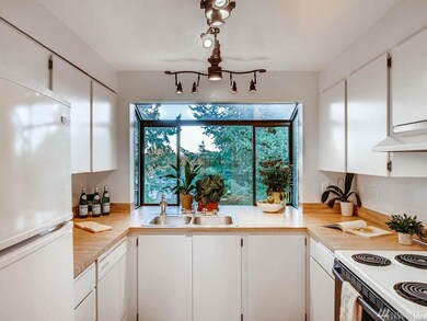 8520 242nd St SW unit 305, Edmonds, WA 98026 - photo 6