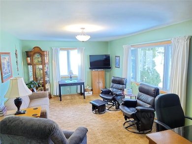 Spacious living room