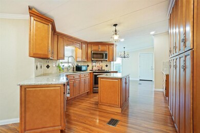 6763 Hill Ct, Azle, TX 76020 - photo 5