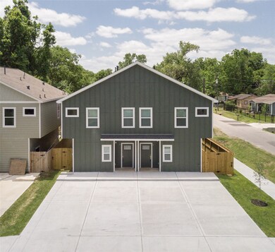 1047 Marcolin St unit A, Houston, TX 77088 - photo 2