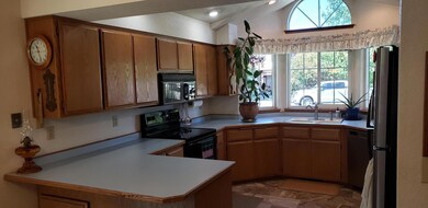 1865 Meadow Glen, Grants Pass, OR 97527 - photo 3