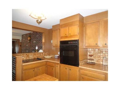 134 Ausdale Rd, Cranston, RI 02910 - photo 3