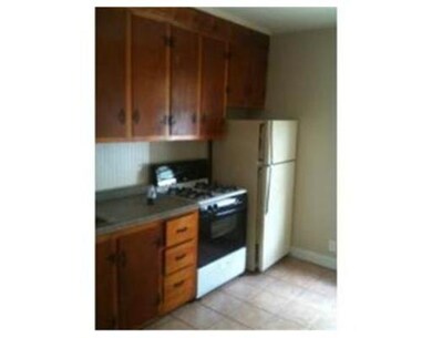 686 Plymouth Ave unit 2R, Fall River, MA 02721 - photo 2
