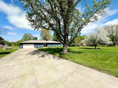 201 Leland Lake Dr, Jacksonville, IL 62650 - photo 2