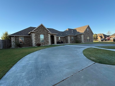 4621 Daybreak Ln, Enid, OK 73703 - photo 3