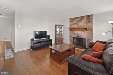 569 Shipley Rd, Linthicum Heights, MD 21090 - photo 4