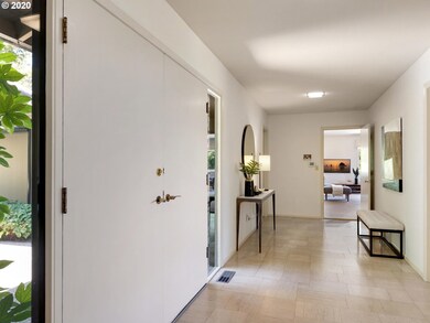 Entrance/Foyer