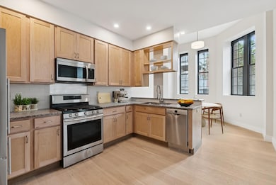 26 Thomas St unit 3, Portland, ME 04102 - photo 6