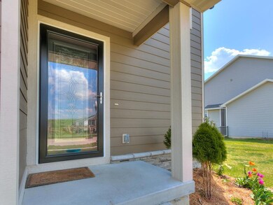 1256 Apache St-9