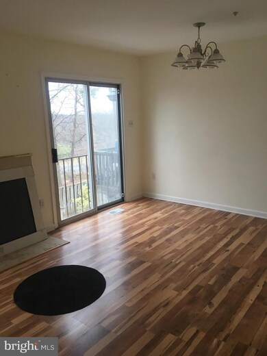 1628 Willowwood Ct, Hyattsville, MD 20785 - photo 2