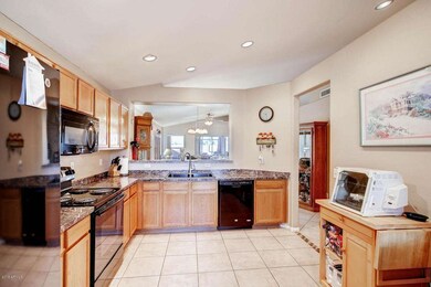 10565 W Pasadena Ave Glendale-large-009-