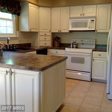 208 Finchingfield Ct, Sterling, VA 20165 - photo 7