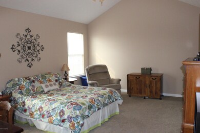 115 Berger Farm Dr, Mount Washington, KY 40047 - photo 4