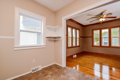 008-Kitchen-2203203-medium