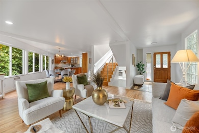 2708 NE 98th St, Seattle, WA 98115 - photo 5