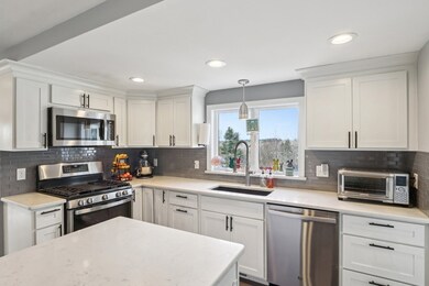 240 Old Marsh Hill Rd, Dracut, MA 01826 - photo 5