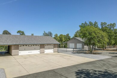 17400 Pittim Dr, Redding, CA 96003 - photo 3