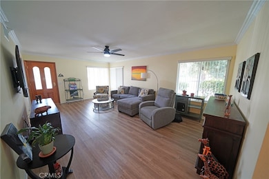 26360 Oakspur Dr unit A, Newhall, CA 91321 - photo 6