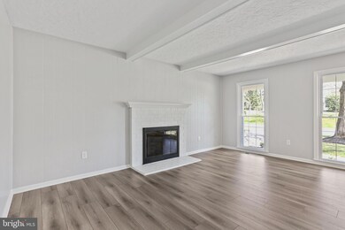 6128 Tamar Dr, Columbia, MD 21045 - photo 3