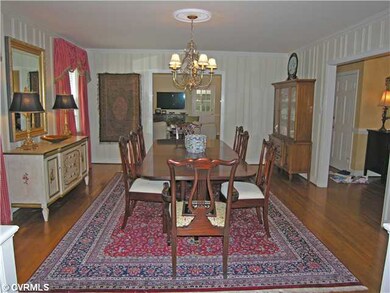 Dining Room - Beautiful, Banquet-Sized Dining Room