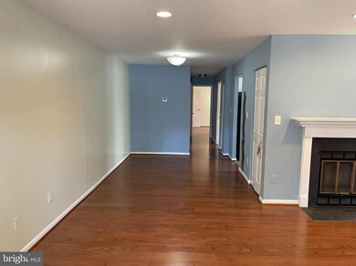 20161 Locustdale Dr, Germantown, MD 20876 - photo 3