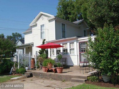 202 Mechanic St, Luray, VA 22835 - photo 2