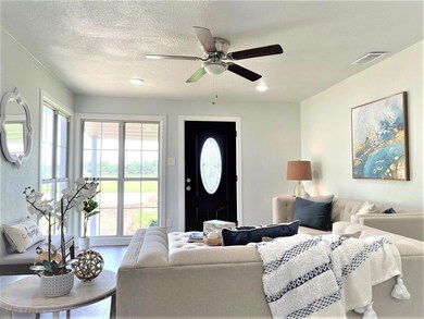 401 Fair Ave, Gainesville, TX 76240 - photo 4