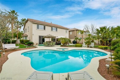 Beautiful backyard great for entertaining.