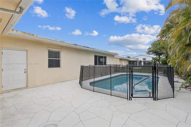 156 SW 126th Ave, Plantation, FL 33325 - photo 2