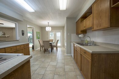 So much nice space...look at those floors and ceil