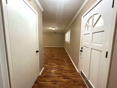 613 W Redbud Dr, Hurst, TX 76053 - photo 3