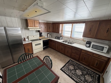 240 W 5th St, Emporium, PA 15834 - photo 5