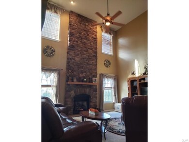 7027 Periwinkle Ct, Macungie, PA 18062 - photo 6