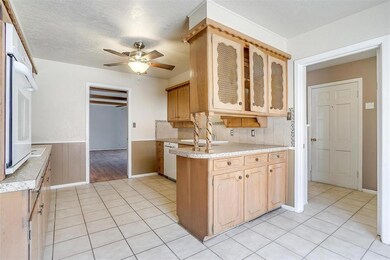 813 W Cheryl Ave, Hurst, TX 76053 - photo 7