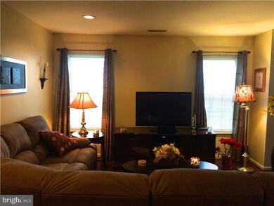 6012 Riverfront Dr unit 6012, Palmyra, NJ 08065 - photo 3