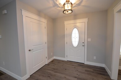 566 Harvest Ln, Harrodsburg, KY 40330 - photo 2