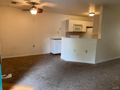 144 Lindfield Cir unit LL144, Macungie, PA 18062 - photo 2